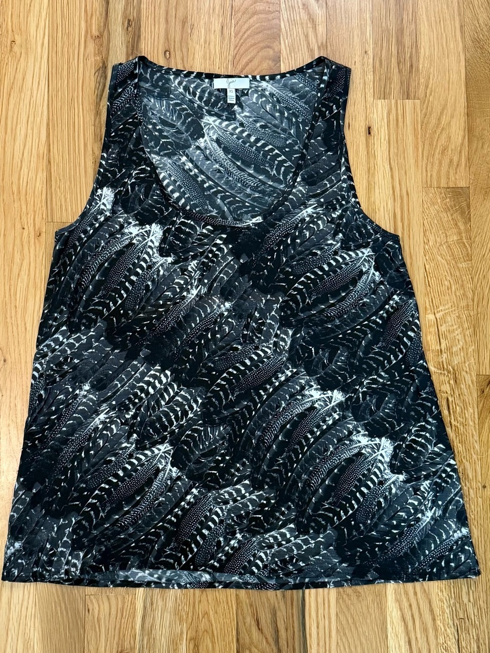 Joie Silk Feather Print Black Tank Top XS | As Seen on Scandal (Abby Whelan)
